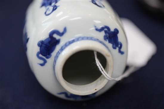 A Chinese blue and white small jar, Kangxi period, H.8.2cm